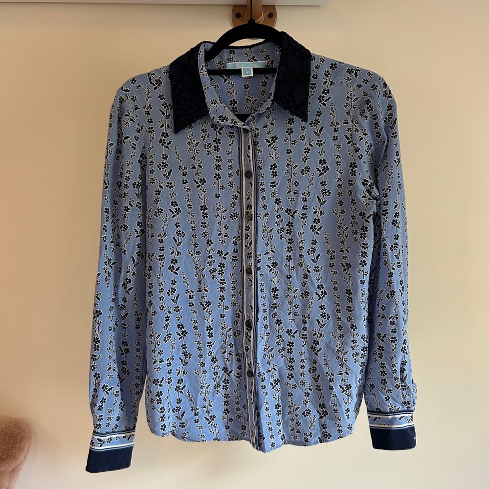 Draper James 100% Silk Floral Blouse Size 6 Long Sleeve‎ Button Down Top